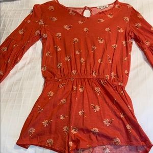 an adorable billa-bong rhomper youth size large:)